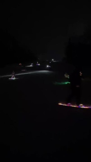 Яркий спуск на «Горном воздухе»: лыжники и сноубордисты зажгли склоны Южно-Сахалинска