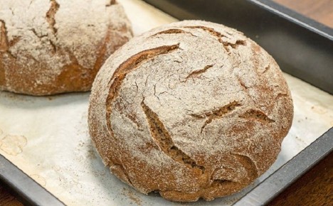 Наслаждайтесь ароматом домашнего хлеба: секреты идеального каравая