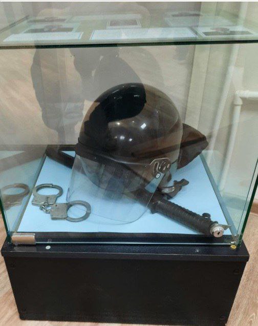 «На страже закона». В охинском краеведческом музее свои двери для посетителей открыла выставка к 100летию ОМВД России "Охинский" «На страже закона». В охинском краеведческом музее свои двери для посетителей открыла выставка к 100летию ОМВД России "Охинский"