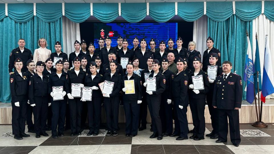 «РАБОТАЙТЕ, БРАТЬЯ!»: В ШКОЛЕ ГЕНЕРАЛА АСАПОВА ПРОШЁЛ УРОК МУЖЕСТВА