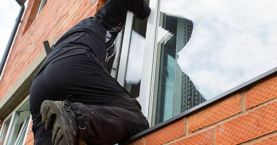 В Аниве сотрудники полиции установили подозреваемую в краже денежных средств