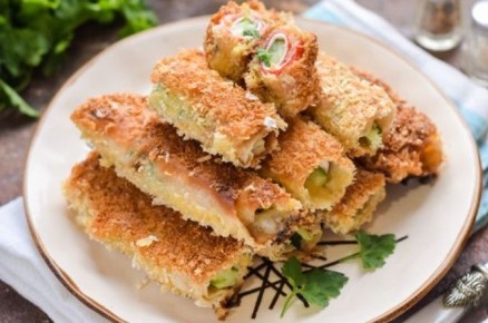 Вкусные рулетики из лаваша с крабовыми палочками и сыром: идеальная закуска