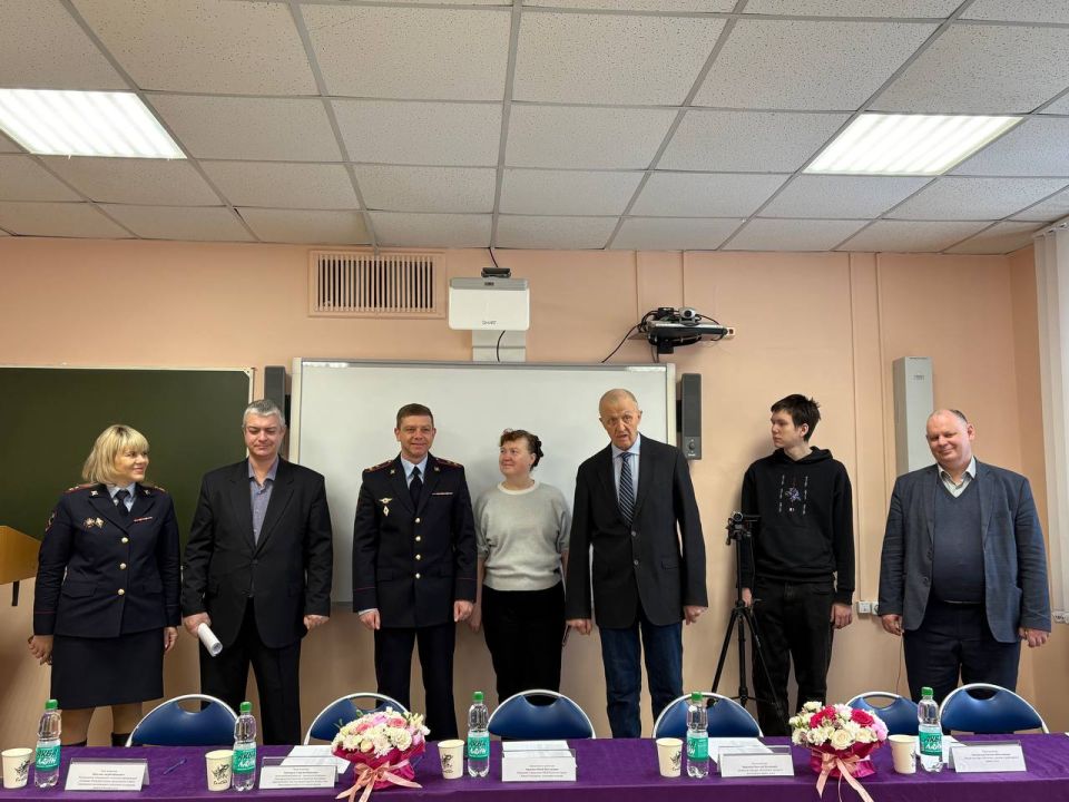 Выпускники-юристы успешно сдали госэкзамены и получили приглашение на службу в полицию