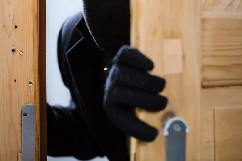 Полицией Корсакова раскрыта кража имущества с частного участка