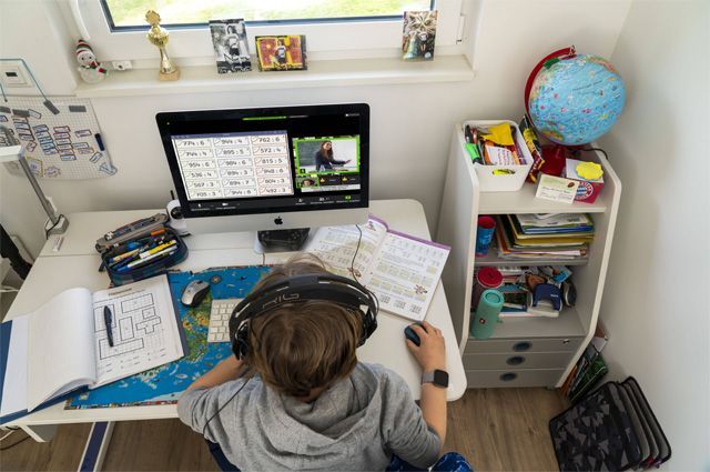 ������, 7 �������, ������� �� ���� ������ ����-���������� ����� ����� ����������� � ������������� �������