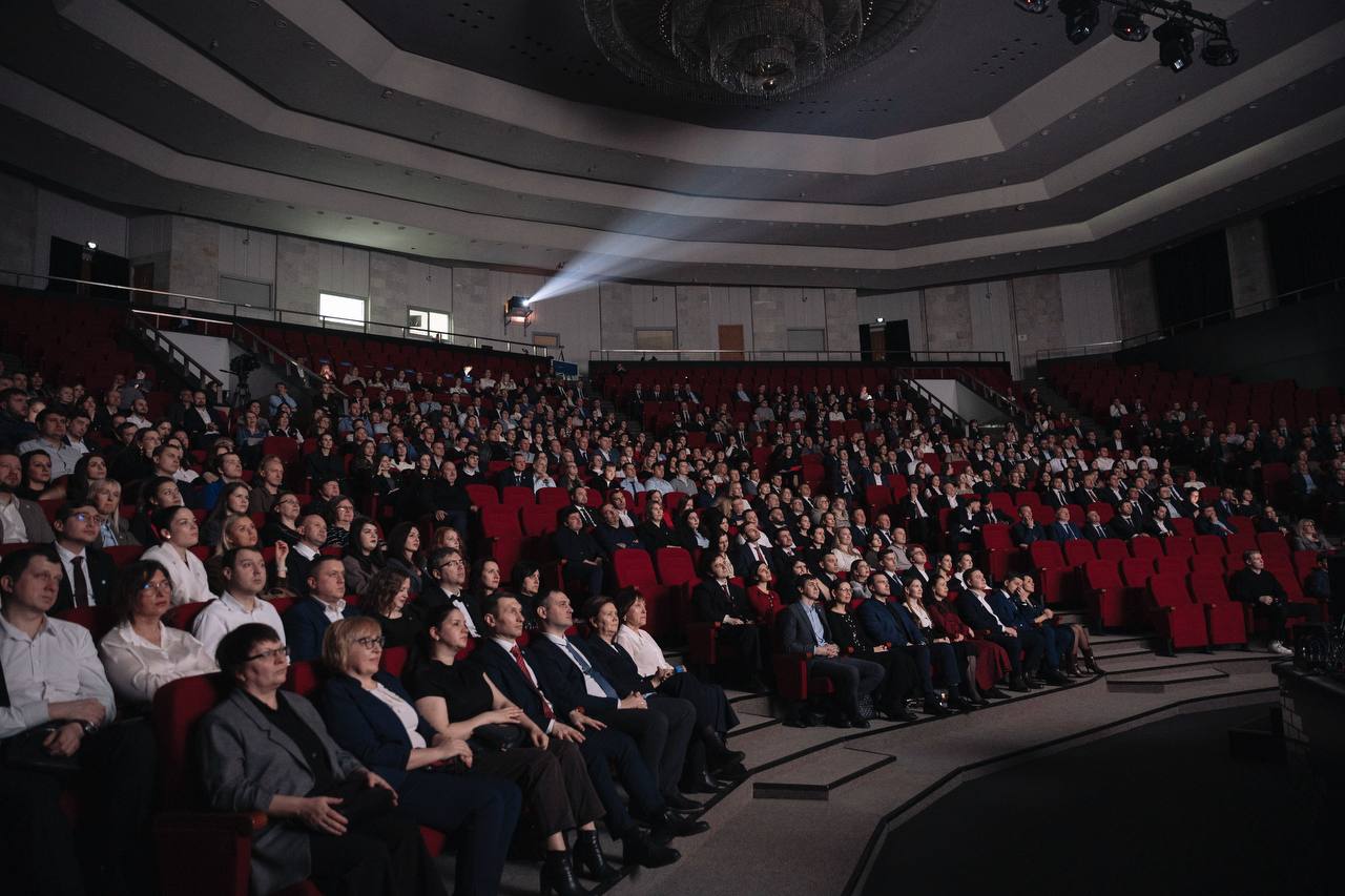 Марат Хуснуллин: Принял участие в празднике «Единого заказчика в сфере строительства» Марат Хуснуллин: Принял участие в празднике «Единого заказчика в сфере строительства»