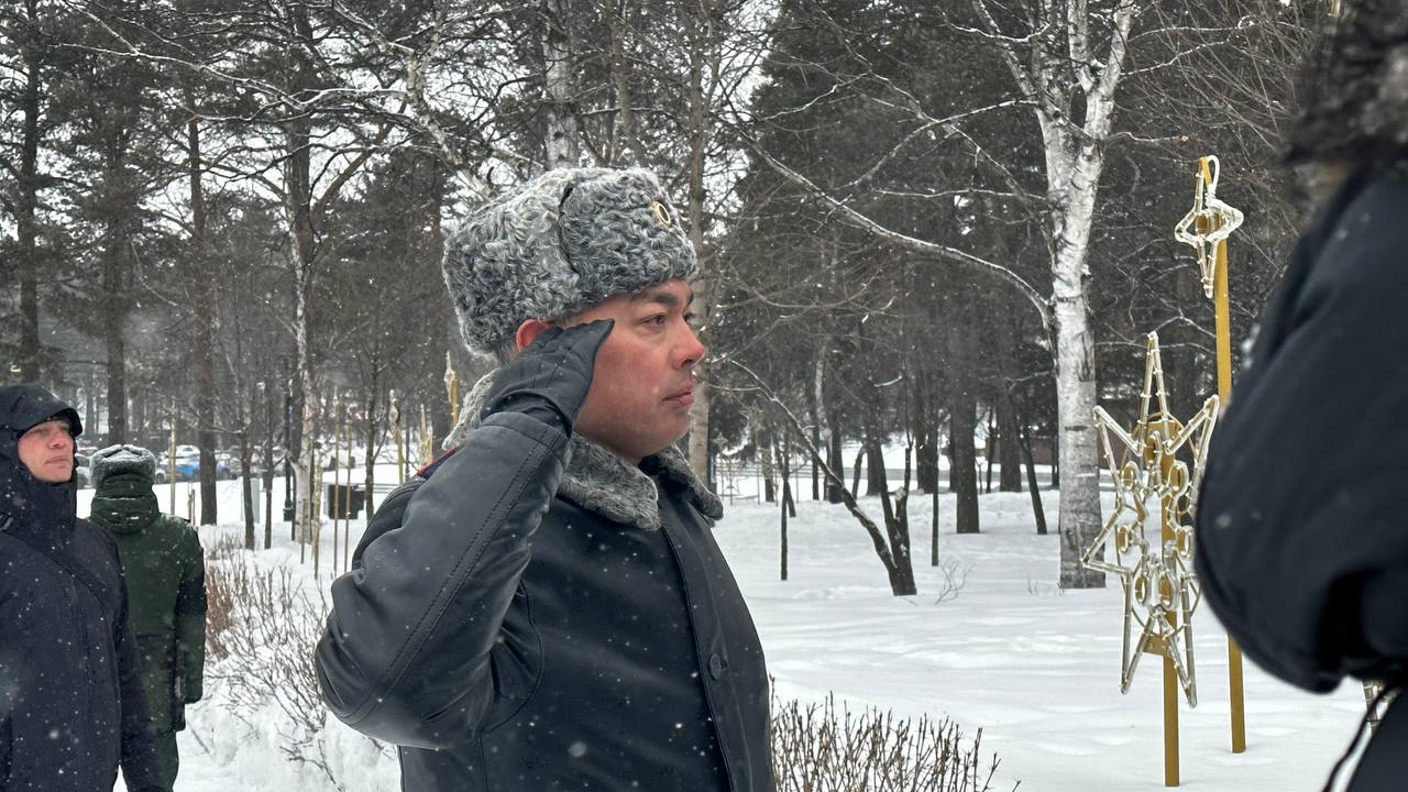 САХАЛИНСКАЯ ПОЛИЦИЯ ПРИНЯЛА УЧАСТИЕ В МЕРОПРИЯТИЯХ, ПОСВЯЩЕННЫХ ДНЮ ПАМЯТИ ВОИНОВ-ИНТЕРНАЦИОНАЛИСТОВ САХАЛИНСКАЯ ПОЛИЦИЯ ПРИНЯЛА УЧАСТИЕ В МЕРОПРИЯТИЯХ, ПОСВЯЩЕННЫХ ДНЮ ПАМЯТИ ВОИНОВ-ИНТЕРНАЦИОНАЛИСТОВ