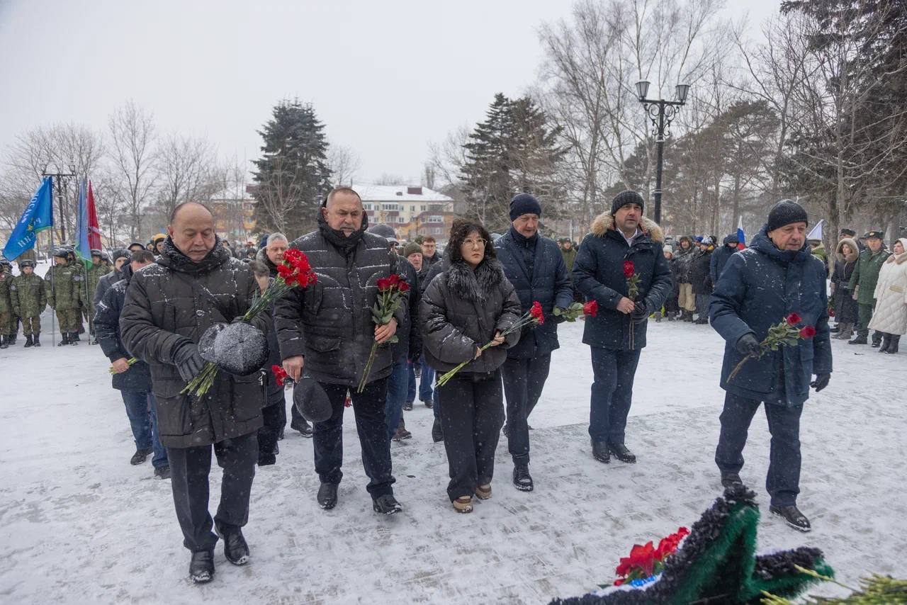 15 февраля – День воинской доблести сахалинцев и курильчан, исполнявших воинский долг в ходе боевых действий, вооруженных конфликтов, контртеррористических операций на территориях СССР, Российской Федерации и других... 15 февраля – День воинской доблести сахалинцев и курильчан, исполнявших воинский долг в ходе боевых действий, вооруженных конфликтов, контртеррористических операций на территориях СССР, Российской Федерации и других...