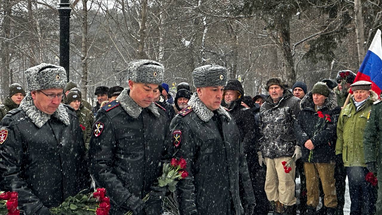 САХАЛИНСКАЯ ПОЛИЦИЯ ПРИНЯЛА УЧАСТИЕ В МЕРОПРИЯТИЯХ, ПОСВЯЩЕННЫХ ДНЮ ПАМЯТИ ВОИНОВ-ИНТЕРНАЦИОНАЛИСТОВ САХАЛИНСКАЯ ПОЛИЦИЯ ПРИНЯЛА УЧАСТИЕ В МЕРОПРИЯТИЯХ, ПОСВЯЩЕННЫХ ДНЮ ПАМЯТИ ВОИНОВ-ИНТЕРНАЦИОНАЛИСТОВ