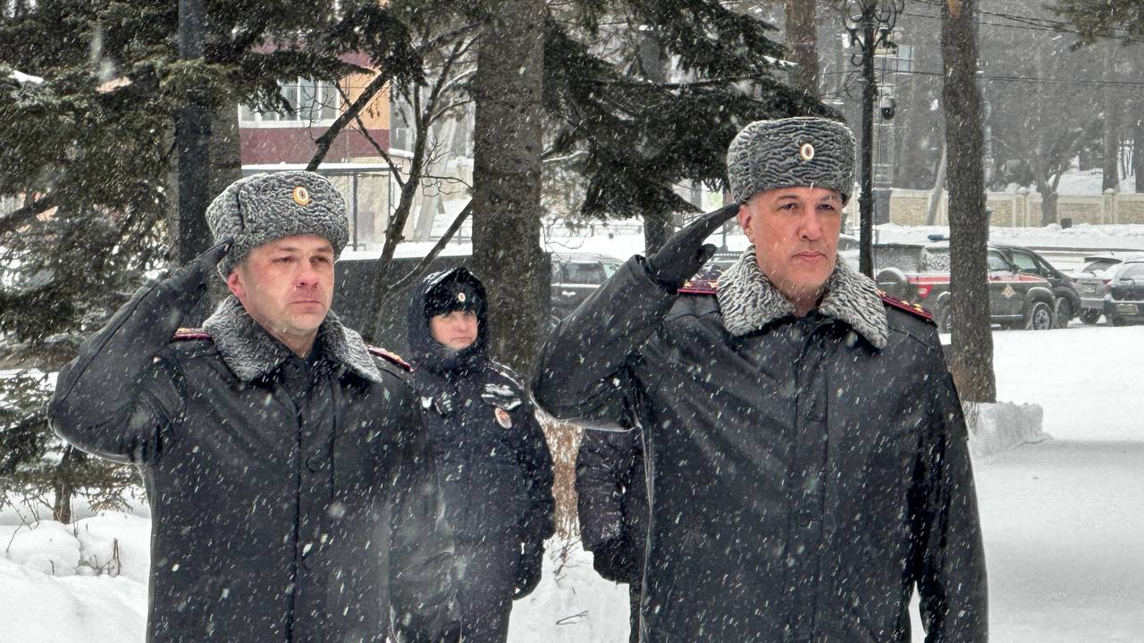 САХАЛИНСКАЯ ПОЛИЦИЯ ПРИНЯЛА УЧАСТИЕ В МЕРОПРИЯТИЯХ, ПОСВЯЩЕННЫХ ДНЮ ПАМЯТИ ВОИНОВ-ИНТЕРНАЦИОНАЛИСТОВ