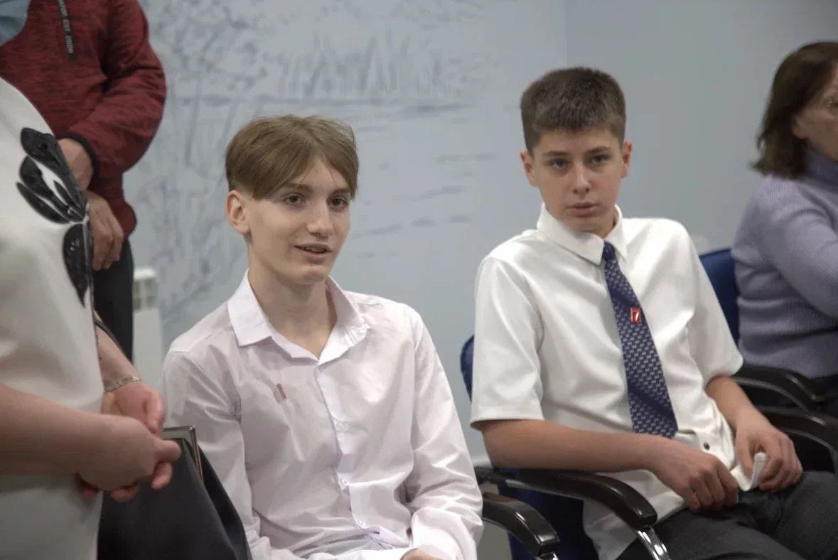 В преддверии Дня защитника Отечества в Южно-Сахалинске прошла торжественная церемония вручения паспортов юным сахалинцам В преддверии Дня защитника Отечества в Южно-Сахалинске прошла торжественная церемония вручения паспортов юным сахалинцам