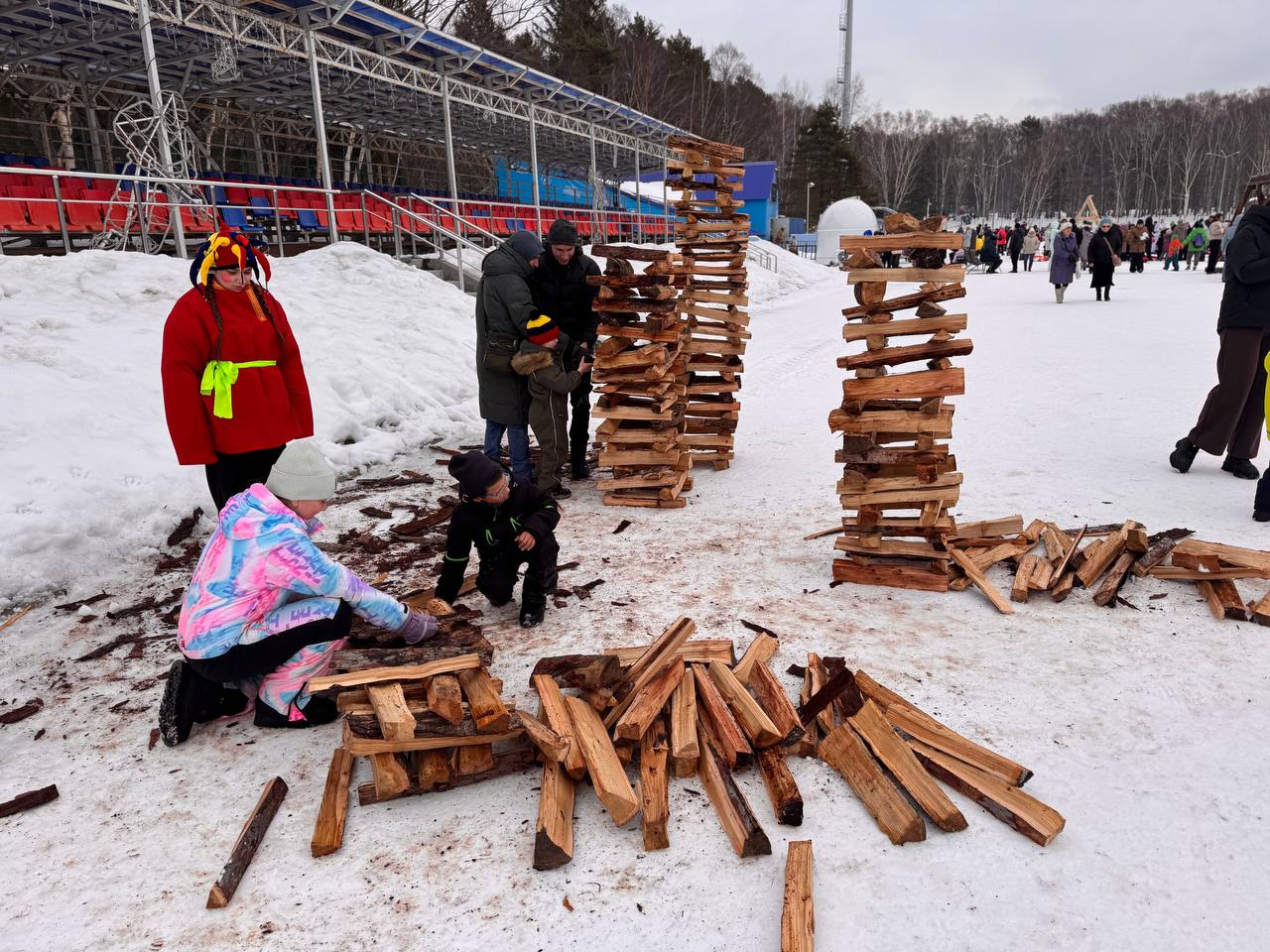 Южно-Сахалинск отмечает Масленицу! Южно-Сахалинск отмечает Масленицу!