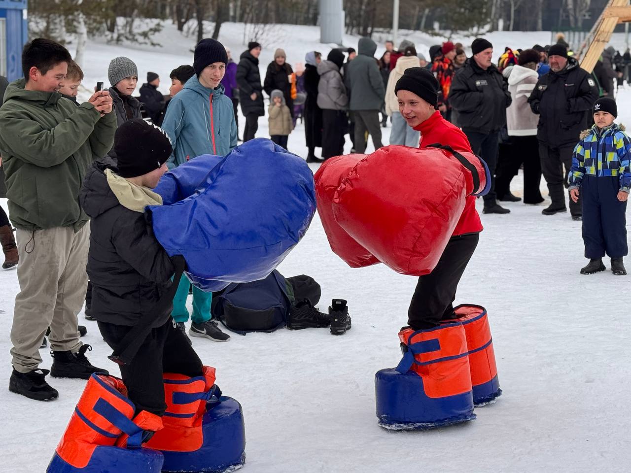 Южно-Сахалинск отмечает Масленицу! Южно-Сахалинск отмечает Масленицу!