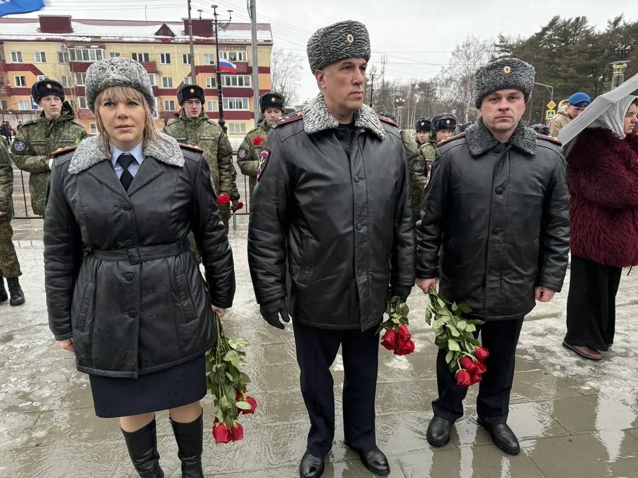 Начальник УМВД России по Сахалинской области полковник полиции Владимир Арбузов и личный состав сахалинской полиции приняли участие в торжественном митинге, посвященном Дню защитника Отечества Начальник УМВД России по Сахалинской области полковник полиции Владимир Арбузов и личный состав сахалинской полиции приняли участие в торжественном митинге, посвященном Дню защитника Отечества