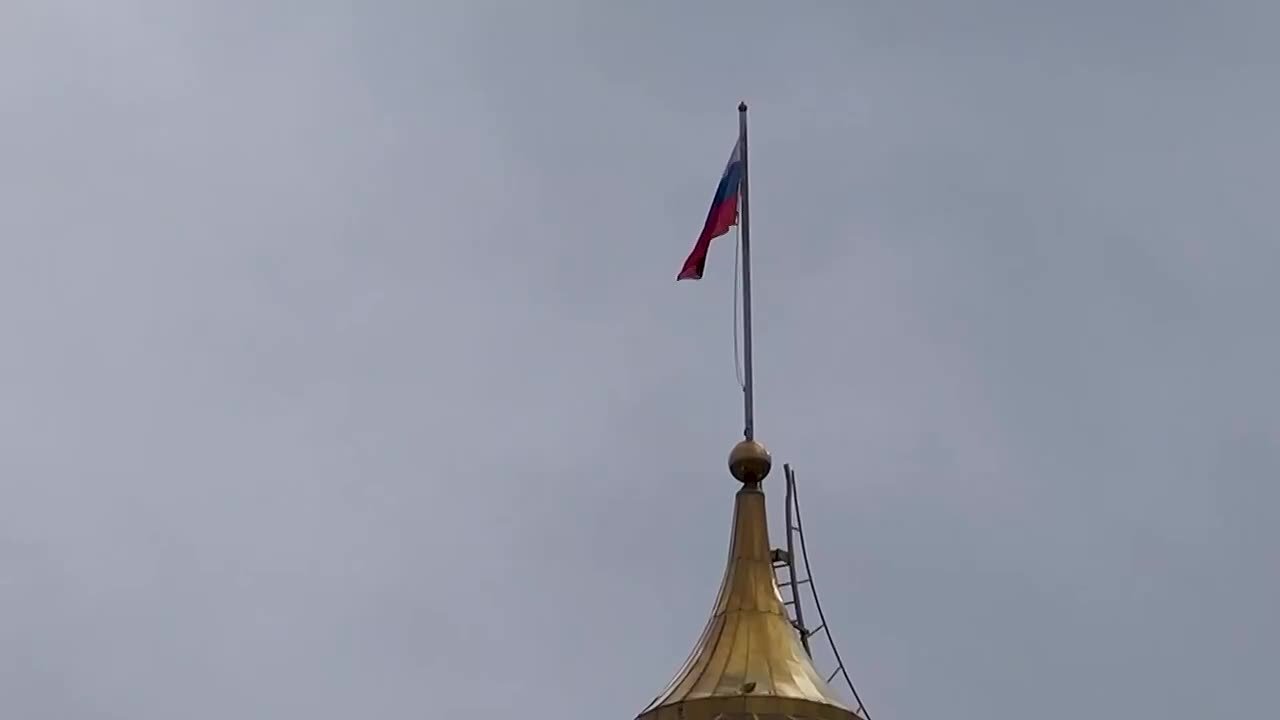 Сергей Надсадин: Друзья! Поздравляю вас с Днём защитника Отечества!