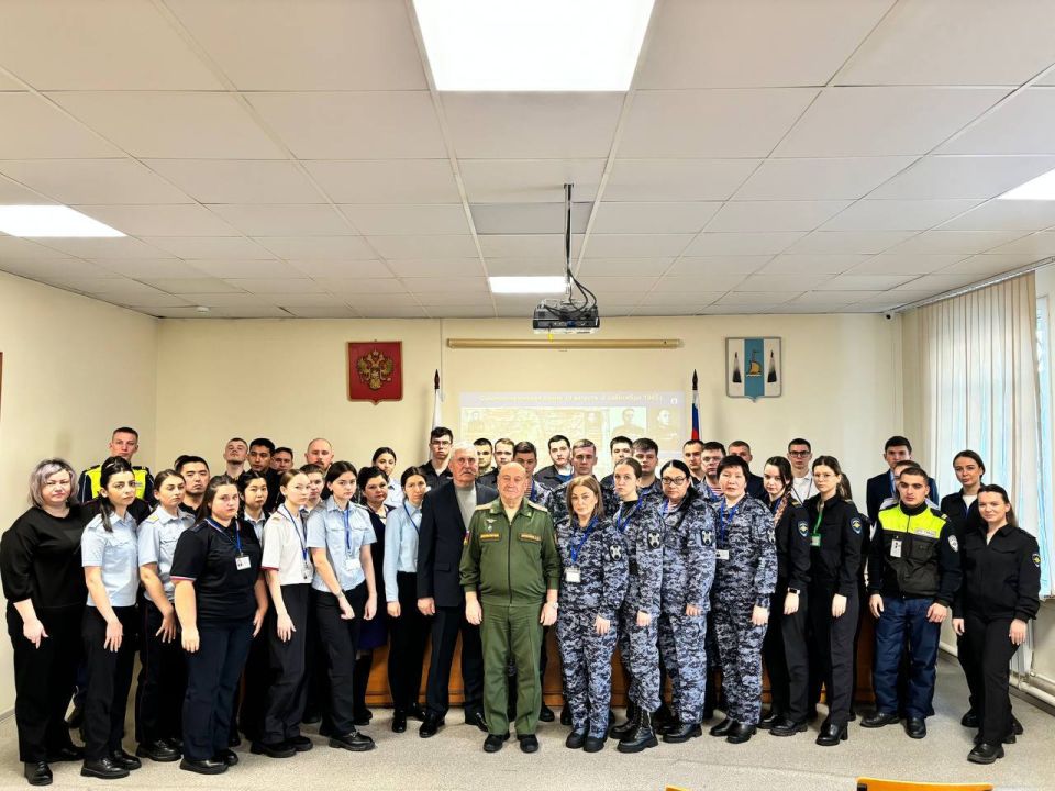 Уроки мужества прошли в учебных заведениях Южно-Сахалинска