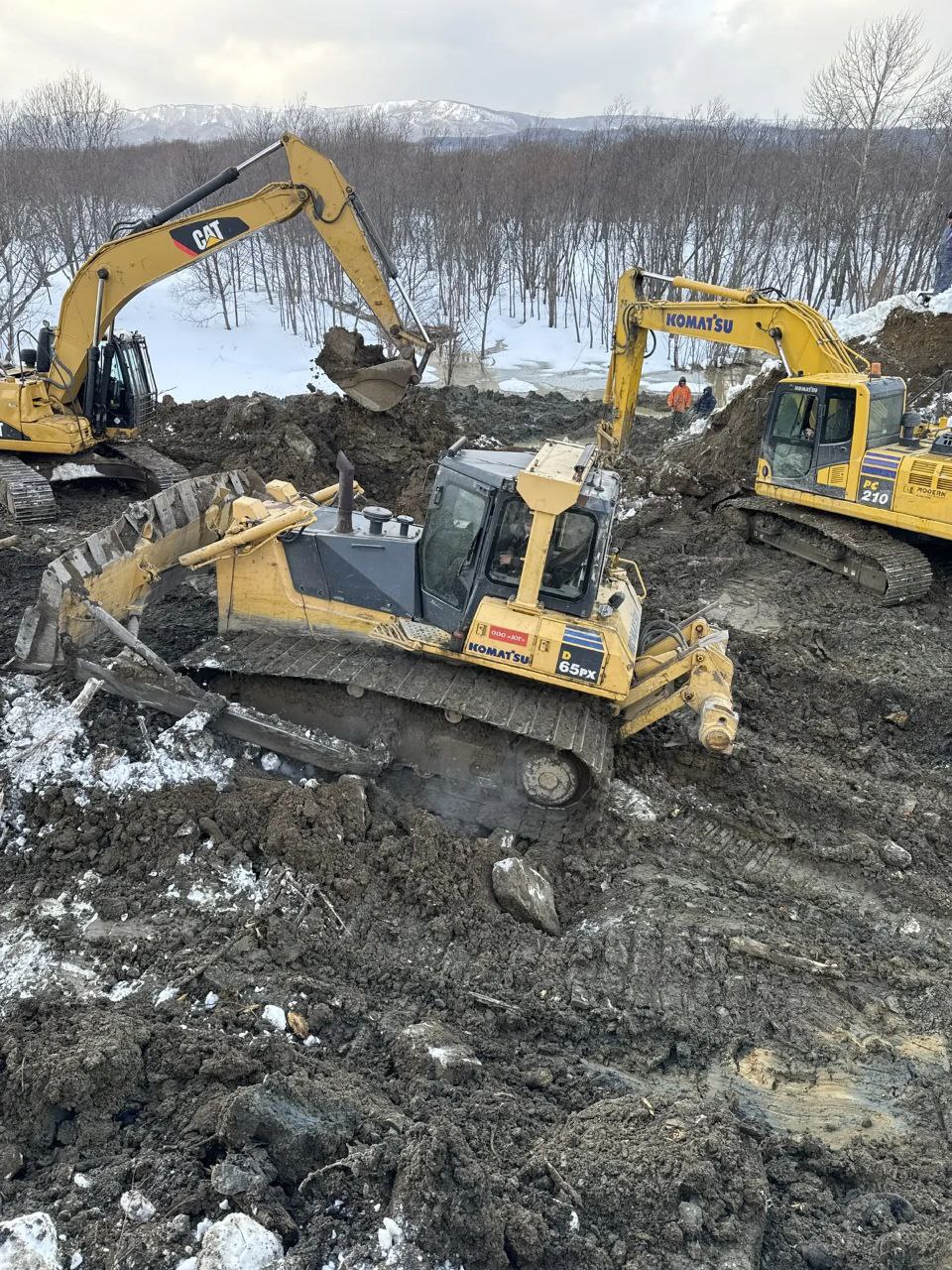 Большая коммунальная авария оставила без воды пять сёл в Долинском районе Большая коммунальная авария оставила без воды пять сёл в Долинском районе