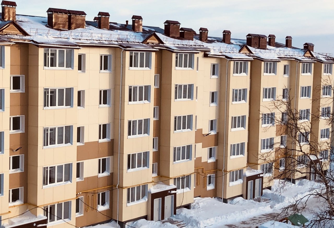 В Охе двое человек погибли от угарного газа в арендованной квартире