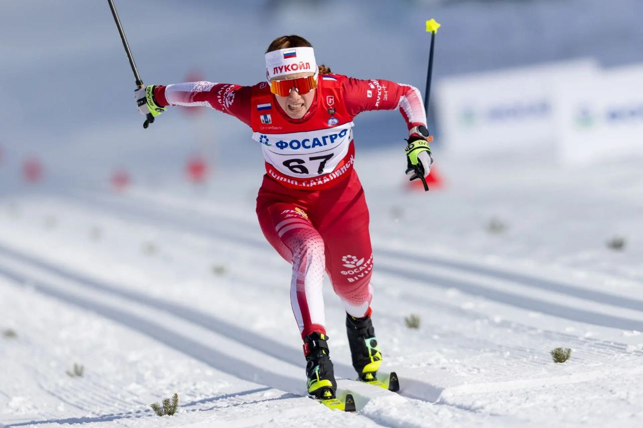 Евгения Крупицкая и Александр Большунов – победители первого дня чемпионата России по лыжным гонкам на Сахалине