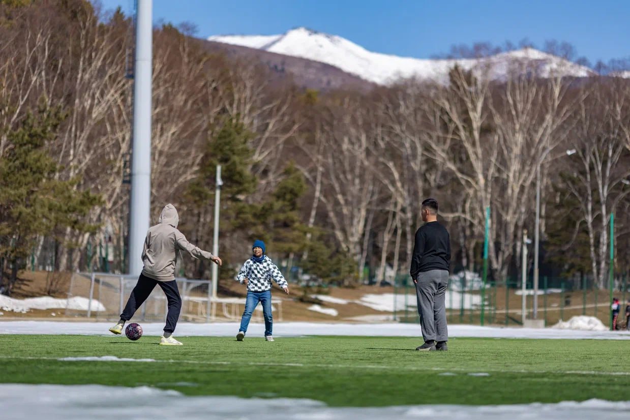 До весны – 3 дня. Совсем скоро горожане снимут тёплые куртки, дети с радостью достанут самокаты и велосипеды, а солнце будет светить еще ярче До весны – 3 дня. Совсем скоро горожане снимут тёплые куртки, дети с радостью достанут самокаты и велосипеды, а солнце будет светить еще ярче