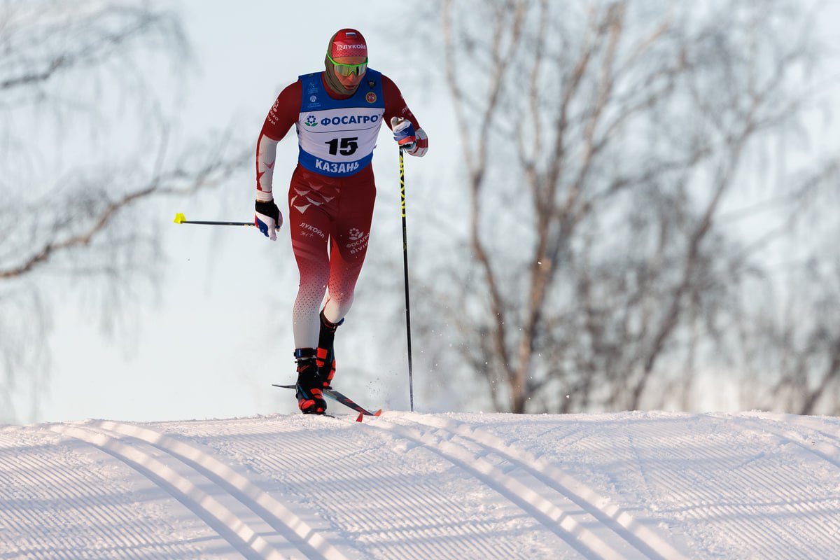 Большунов выиграл «разделку» на чемпионате России в Южно-Сахалинске