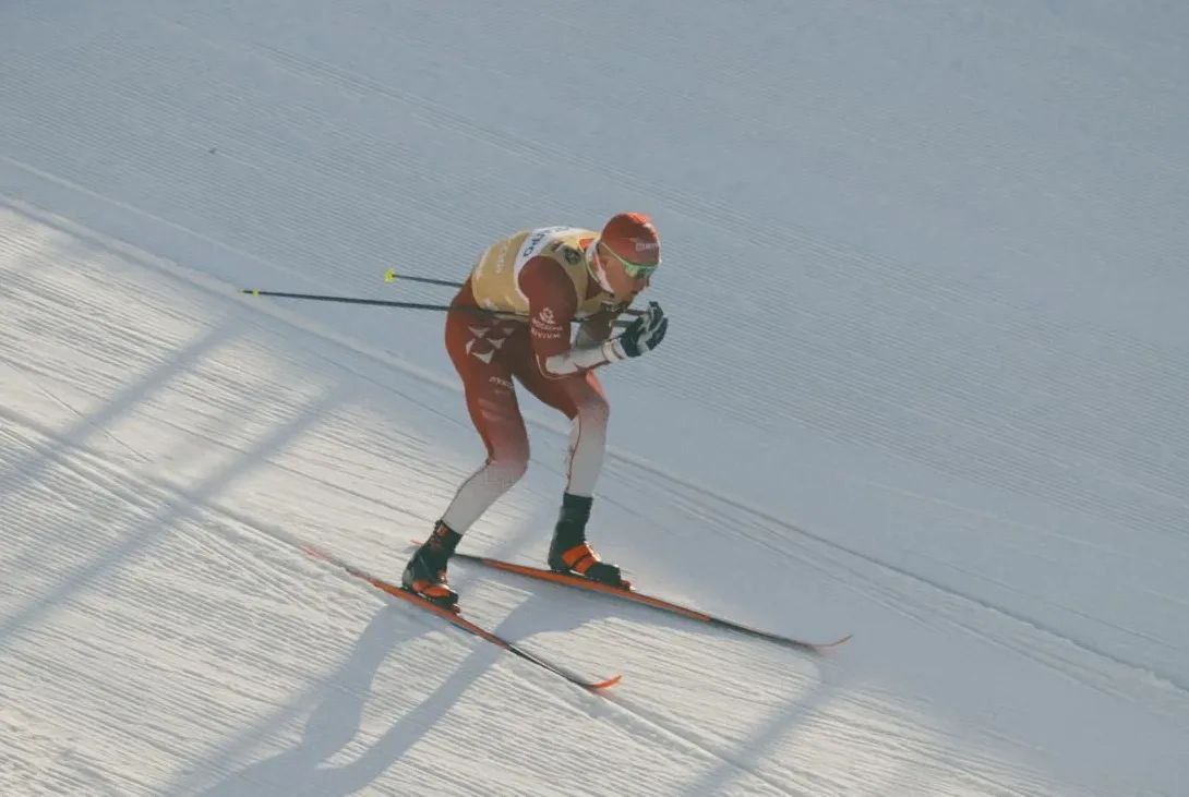 Евгения Крупицкая и Александр Большунов – победители первого дня чемпионата России по лыжным гонкам на Сахалине Евгения Крупицкая и Александр Большунов – победители первого дня чемпионата России по лыжным гонкам на Сахалине