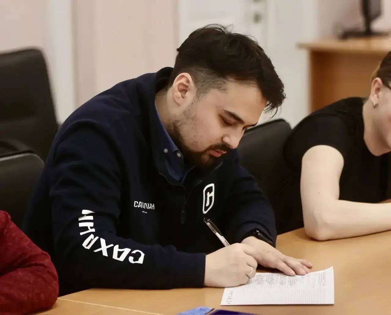 На Сахалине написали Этнодиктант на нивхском языке в Год единства народов России На Сахалине написали Этнодиктант на нивхском языке в Год единства народов России