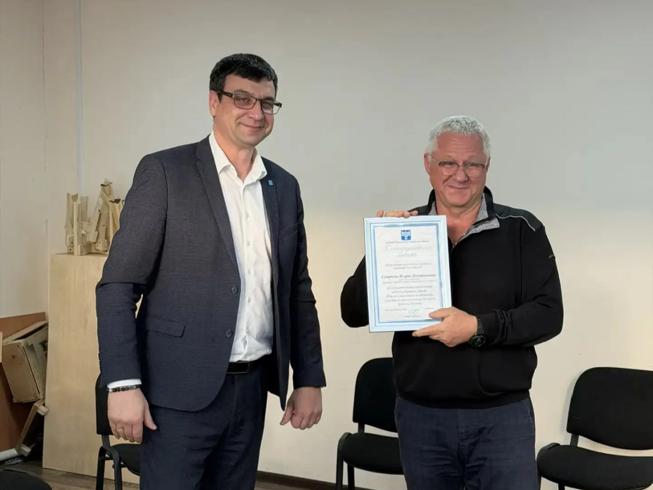 Вице-мэр Вячеслав Кожухов обсудил с жителями Лугового вопросы ЖКХ и благоустройства Вице-мэр Вячеслав Кожухов обсудил с жителями Лугового вопросы ЖКХ и благоустройства