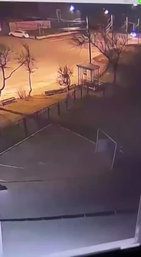 В Корсакове сотрудники полиции установили подозреваемых в совершении актов вандализма