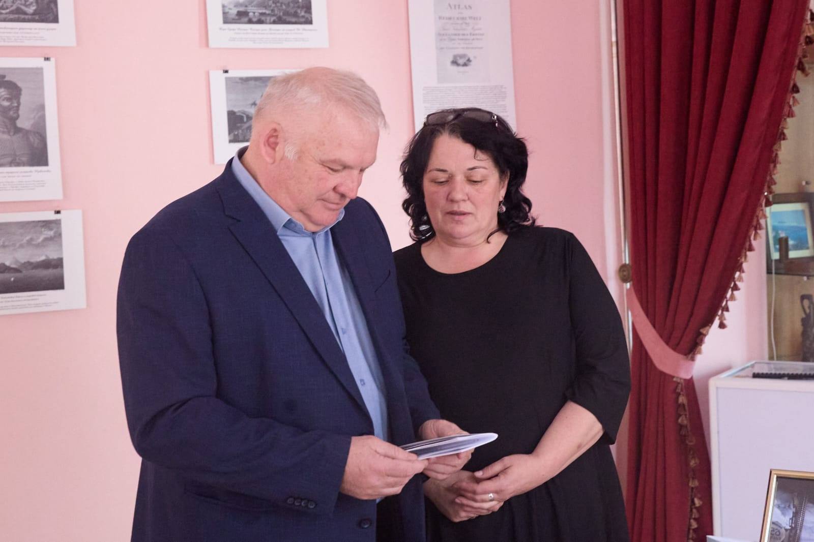 Презентация сборника Ольги Колесниковой прошла в Центральной городской библиотеке Южно-Сахалинска Презентация сборника Ольги Колесниковой прошла в Центральной городской библиотеке Южно-Сахалинска