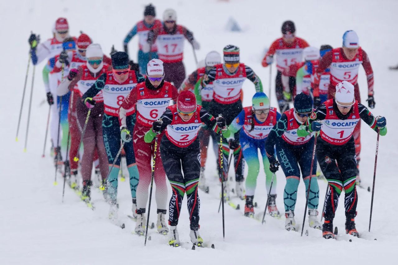 Золотые медали смешанной эстафеты выиграли лыжники команды Татарстан-1