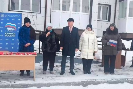 В селе Новое Макаровского района 33 семьи получили ключи от новых квартир