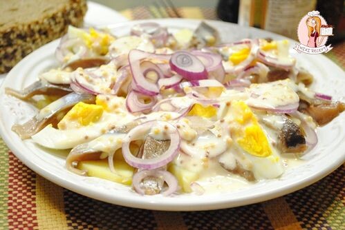 Вкусный салат с селедкой и картошкой: быстро и просто