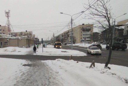 Вывески с иностранными словами начали исчезать на Сахалине: как это связано с новым законом