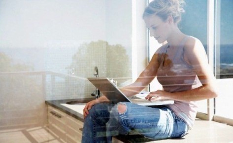 Опасности онлайн-знакомств: что нужно знать женщинам