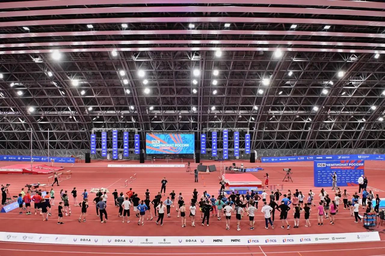 Сильнейший многоборец России Степан Кекин провел мастер-класс для юных сахалинцев Сильнейший многоборец России Степан Кекин провел мастер-класс для юных сахалинцев