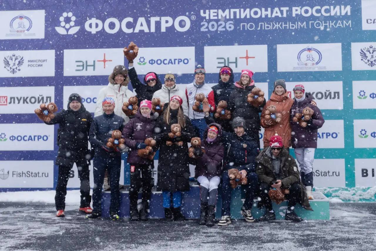 Медиа-эстафета на лыжах!. Лыжно-биатлонный комплекс «Триумф», где в эти дни проходят старты чемпионата России по лыжным гонкам, принял ответную медиа-эстафету! В формате 4 по 50 м померились силами олимпийские чемпионы...