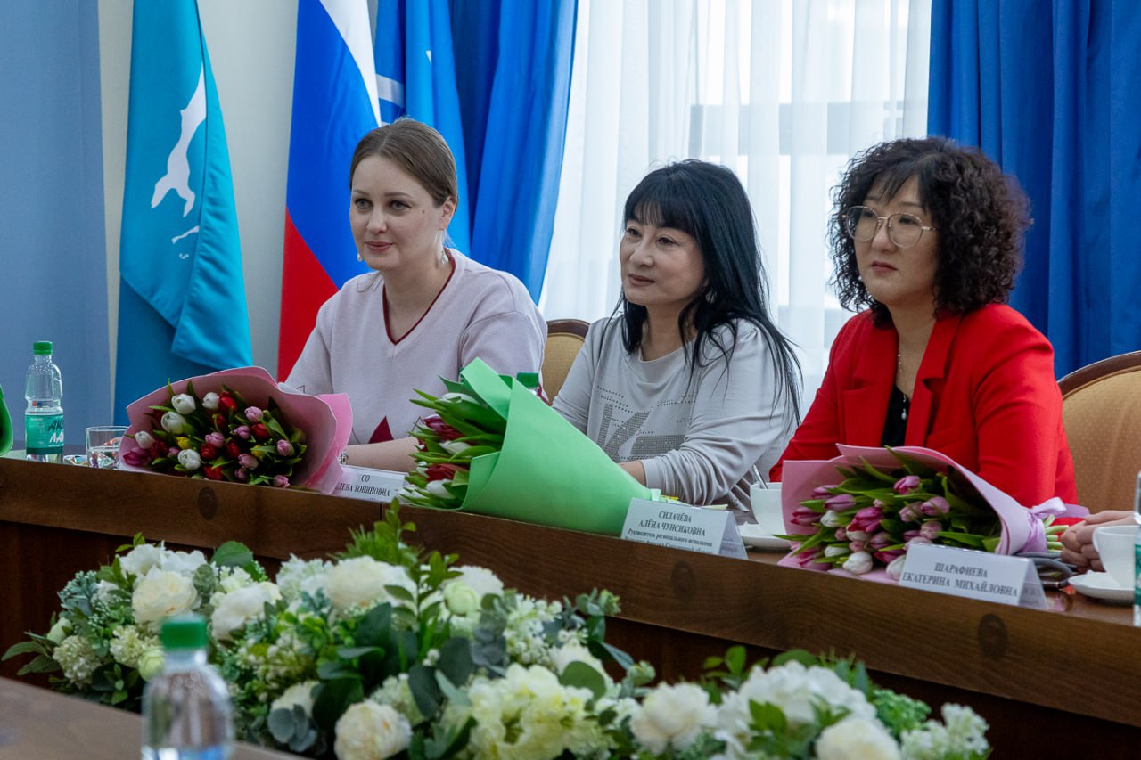 Сергей Надсадин: В преддверии Международного женского дня вместе с коллегами встретились с теми, кто ежедневно посвящает силы, энергию и личное время поддержке бойцов и их семей Сергей Надсадин: В преддверии Международного женского дня вместе с коллегами встретились с теми, кто ежедневно посвящает силы, энергию и личное время поддержке бойцов и их семей