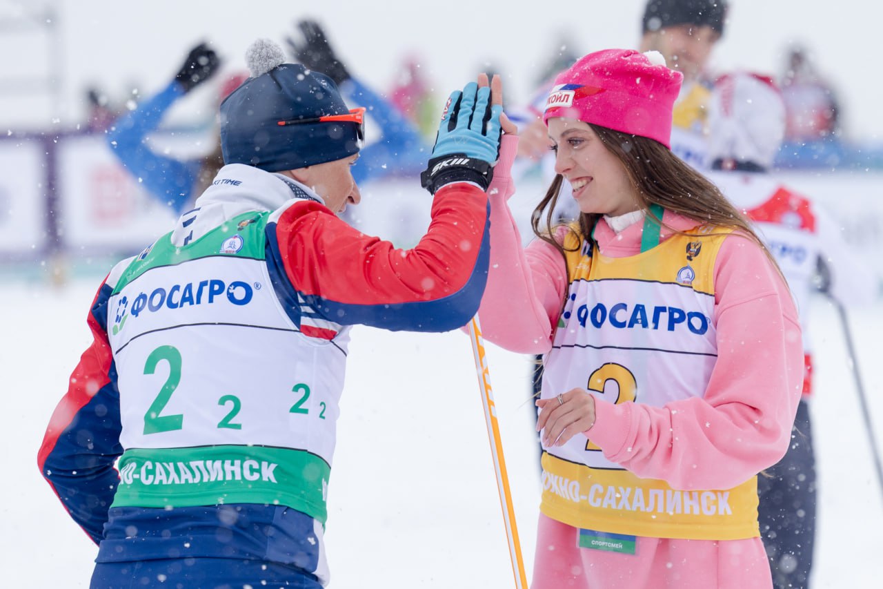 Медиа-эстафета на лыжах!. Лыжно-биатлонный комплекс «Триумф», где в эти дни проходят старты чемпионата России по лыжным гонкам, принял ответную медиа-эстафету! В формате 4 по 50 м померились силами олимпийские чемпионы... Медиа-эстафета на лыжах!. Лыжно-биатлонный комплекс «Триумф», где в эти дни проходят старты чемпионата России по лыжным гонкам, принял ответную медиа-эстафету! В формате 4 по 50 м померились силами олимпийские чемпионы...