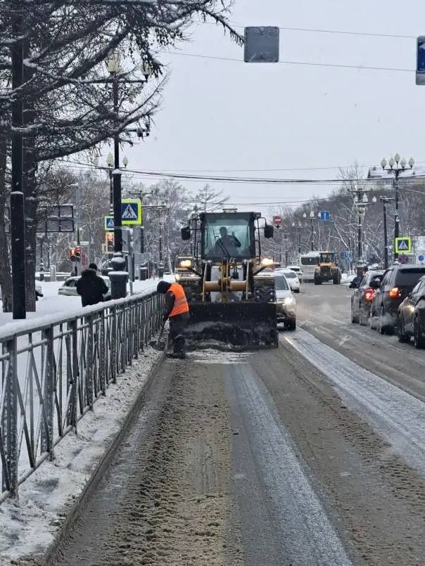 Сергей Надсадин: Для наших дорожных служб продолжаются снежные рабочие будни Сергей Надсадин: Для наших дорожных служб продолжаются снежные рабочие будни