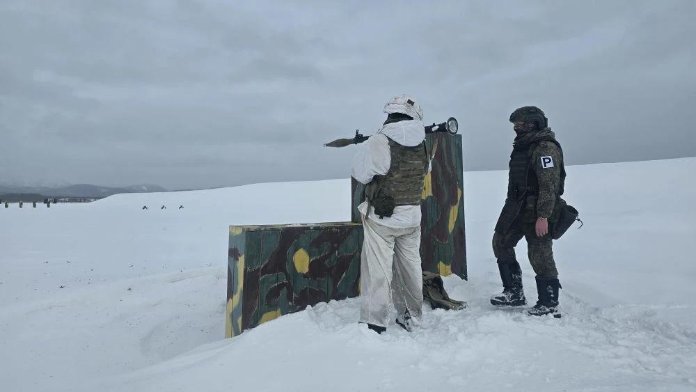 На Троицком полигоне проходят занятия на новом тактическом поле На Троицком полигоне проходят занятия на новом тактическом поле