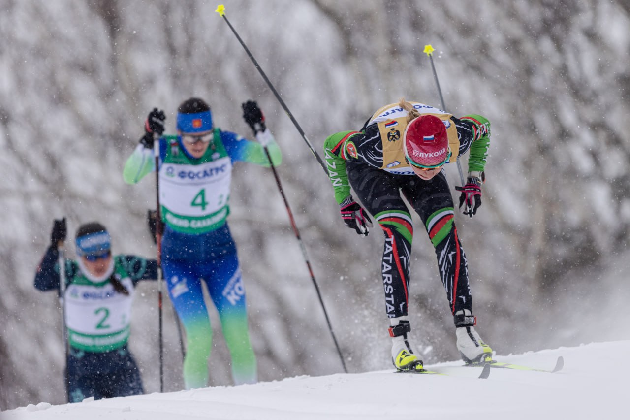 Финишный рывок Елизаветы Пантриной принес золотые награды эстафеты лыжницам Тюменской области Финишный рывок Елизаветы Пантриной принес золотые награды эстафеты лыжницам Тюменской области