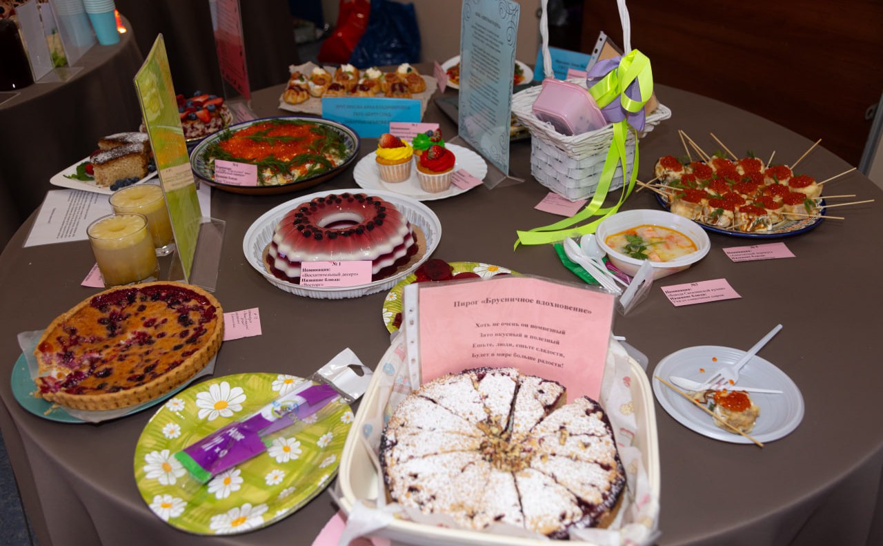 "Искусница профсоюза": сахалинские медики отметили 8 Марта кулинарным конкурсом