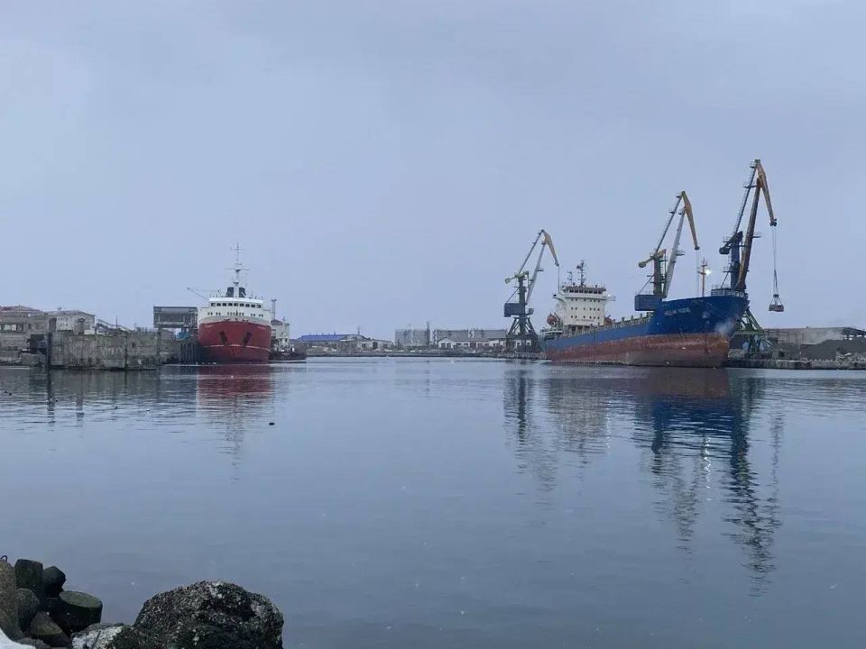 В связи с подходом циклона, действие которого распространится по всему Татарскому проливу, с середины суток 7 марта ожидается закрытие движения через паромную переправу Ванино – Холмск – Ванино