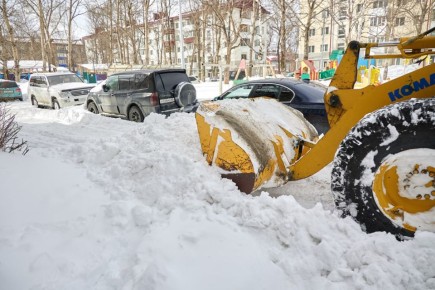 В Южно-Сахалинске продолжают ликвидировать последствия циклона