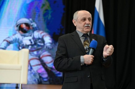 Герой России Юрий Усачёв встретился со школьниками в Южно-Сахалинске