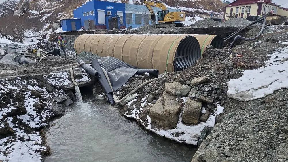 Два берега села Правда в Холмском районе соединит новый мост Два берега села Правда в Холмском районе соединит новый мост