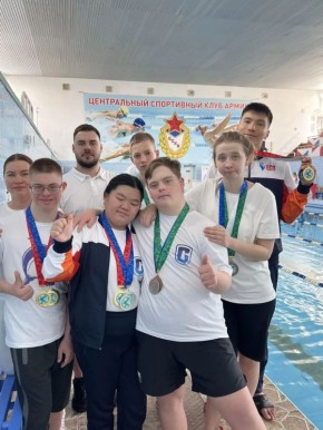 Сахалинские пловцы завоевали 13 медалей на чемпионате и первенстве ДФО