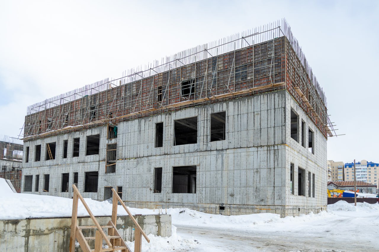"Мы должны выполнить обещание" губернатор проверил, как идёт стройка школы № 4 в Южно-Сахалинске