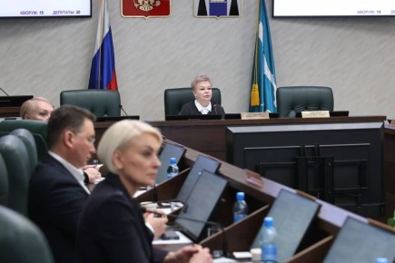 Елена Касьянова подвела итоги законодательной и контрольной деятельности облдумы за 2025 год